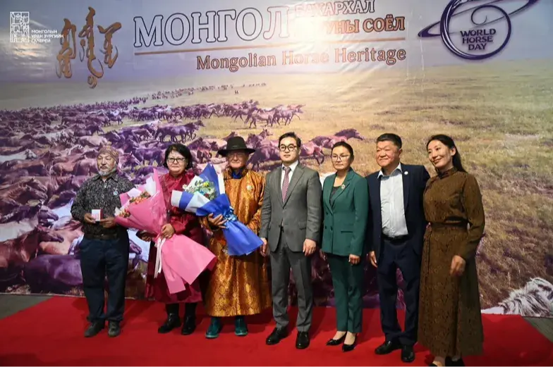 “Монгол бахархал-Адууны өв соёл” гэрэл зургийн үзэсгэлэн нээгдлээ